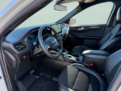 2025 Ford Escape ST-Line Elite