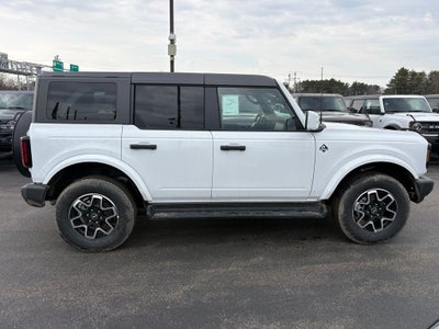 2026 Ford Bronco Outer Banks