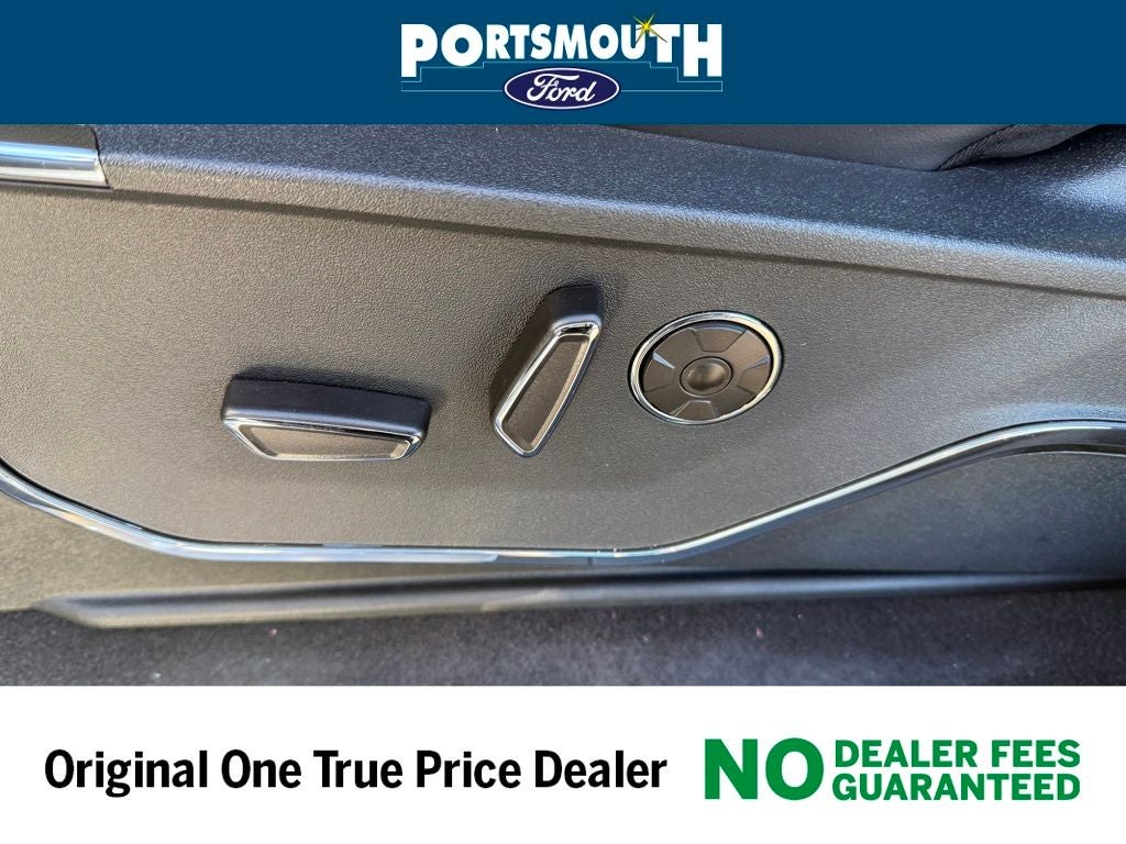 2025 Ford F-150 Lightning Platinum