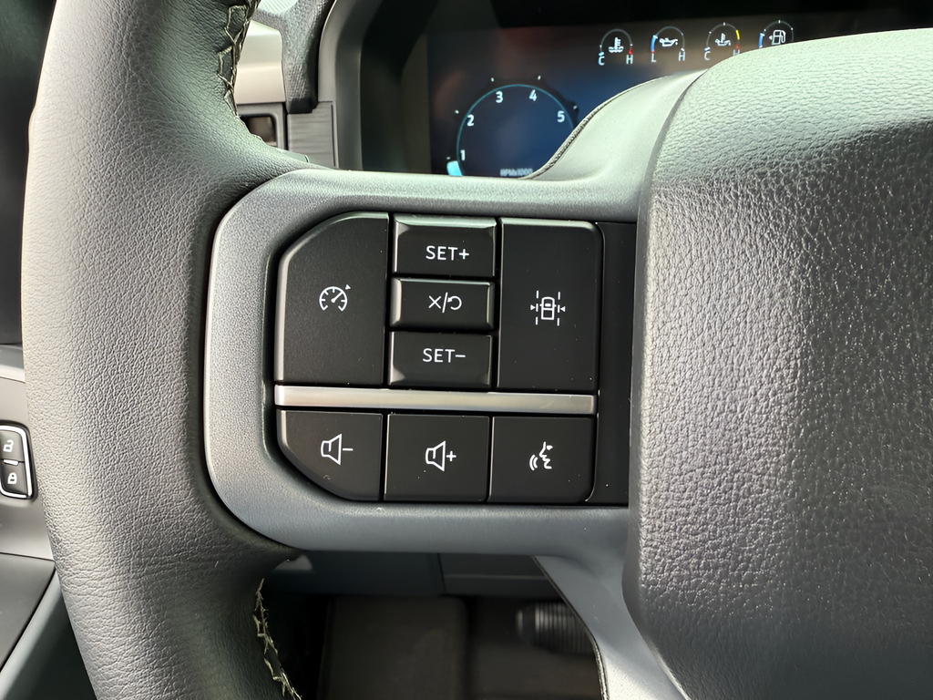 2025 Ford F-150 XLT Crew Cab
