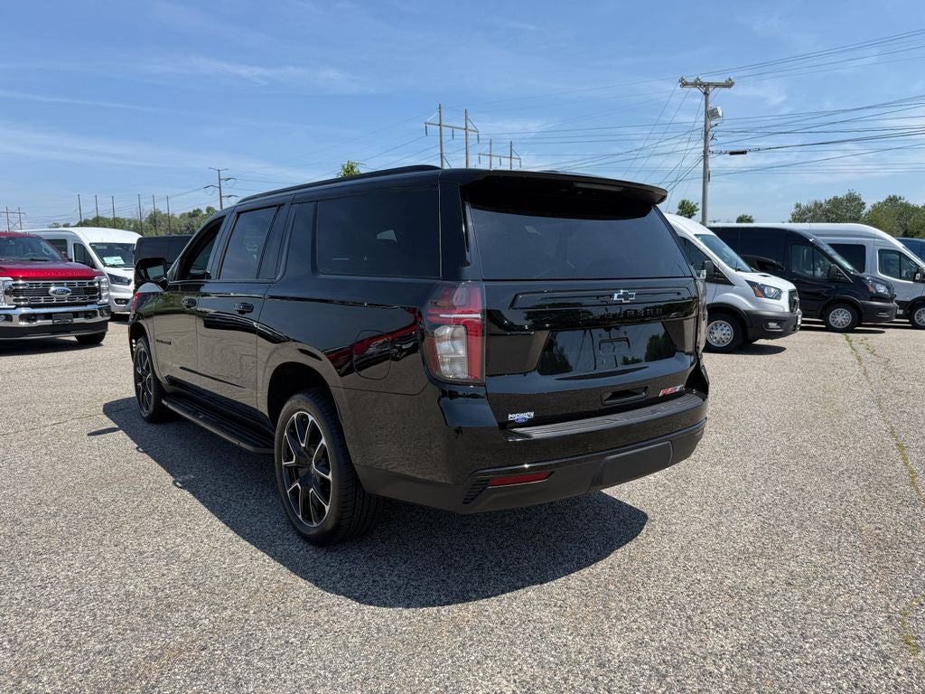 2024 Chevrolet Suburban RST