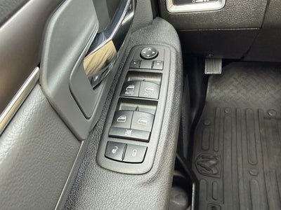 2023 RAM 1500 Classic SLT Crew Cab