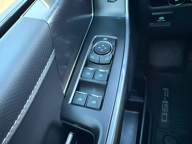 2023 Ford F-150 XLT Crew Cab