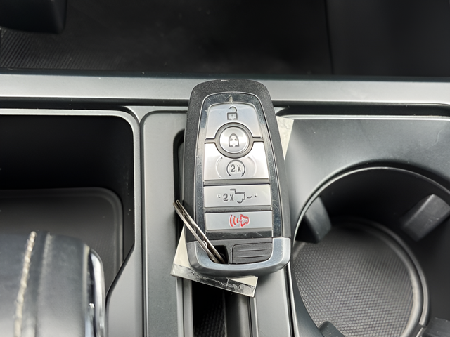 2023 Ford F-150 XLT Crew Cab