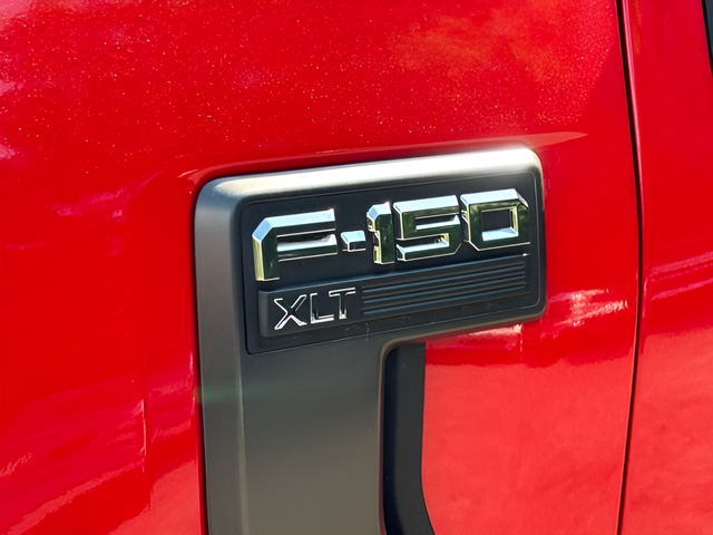 2023 Ford F-150 XLT Crew Cab