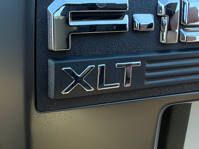 2022 Ford F-150 XLT Crew Cab