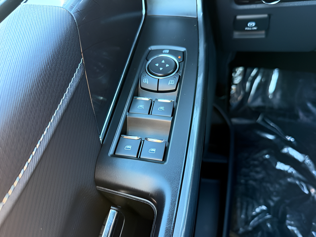 2023 Ford F-150 XLT Crew Cab