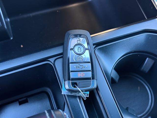 2023 Ford F-150 XLT Crew Cab