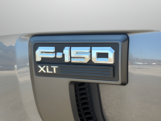 2023 Ford F-150 XLT Crew Cab