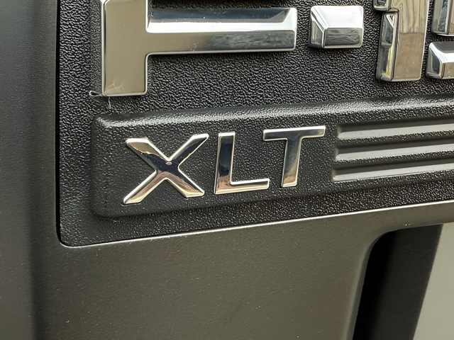 2023 Ford F-150 XLT Crew Cab W/ Leather