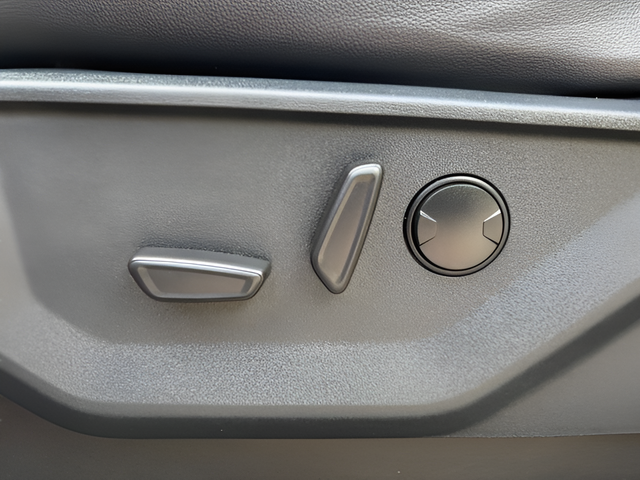 2025 Ford F-150 Lariat Crew Cab