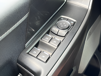 2025 Ford F-150 Lariat Crew Cab