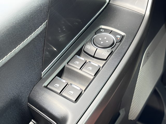 2025 Ford F-150 Lariat Crew Cab