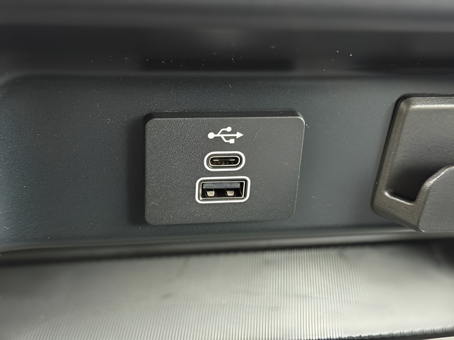 2025 Ford F-150 XL Regular Cab V8