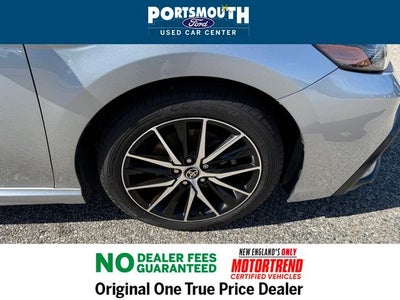 2023 Toyota Camry Hybrid SE